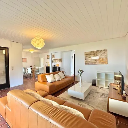 Frankfurt East Family House Villa *