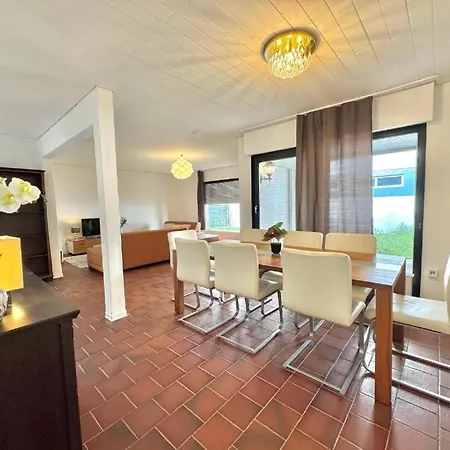 Villa Frankfurt East Family House