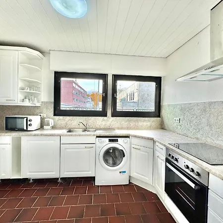 Villa Frankfurt East Family House *